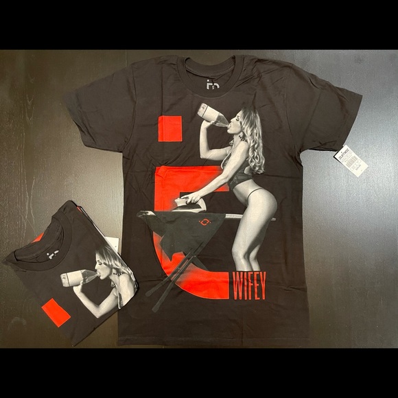 Tshirt - Picture 1 of 1